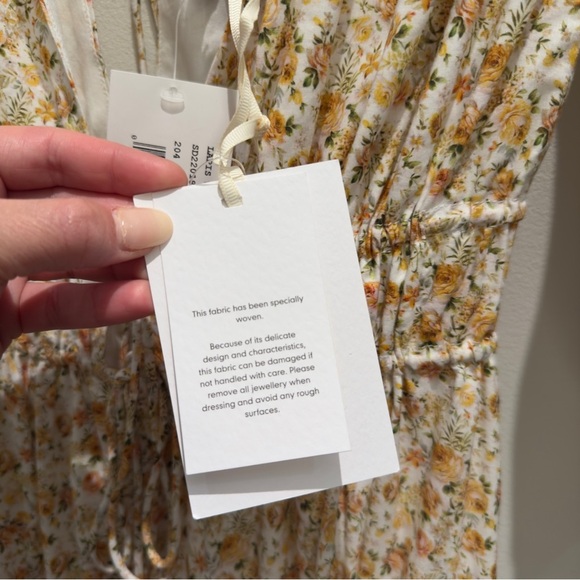 NWT- Significant Other Adele - Rosalie Print Yellow Floral Maxi Dress Size 2 - Picture 9 of 15